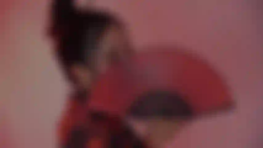 I seem calm but it's just part of the game. Little by little, I unleash a more intense, more provocative energy that transforms the entire atmosphere without a word.