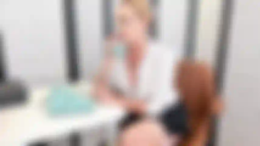 💦GET UNDER MY DESKYou are really going to love being my very personal assistant! All those special meetings and demands that I have. Well it's time you got on your knees under my desk.....I will let you wank though. Touch yourself as you lick and tease and satisfy your boss! Lovely wide juicy pussy spreads from under my desk.
