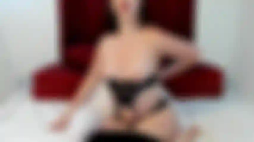 Mamada pov después de desnudarme completamente para ti y mostrarte mi coño.