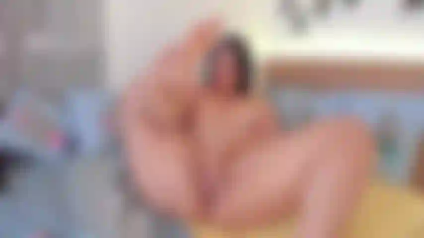 Quiero que me beses los pies mientras me follas.