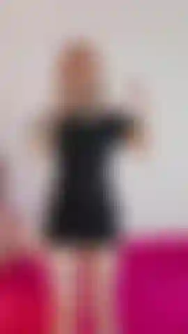 ¿Te gusta cómo me veo con un vestido, cariño?