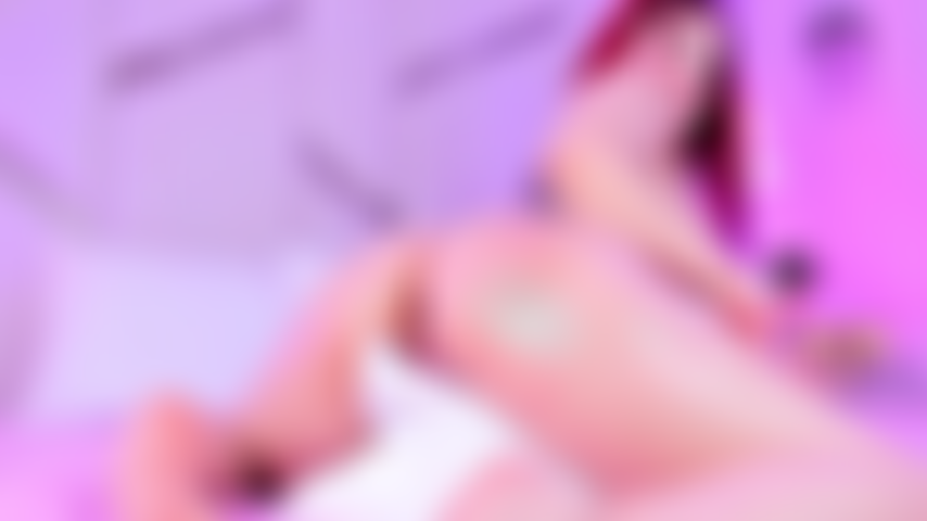 Me follé la almohada como una perra cachonda.