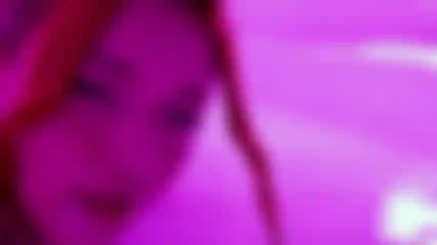 Goteando leche por toda mi cara, mis tetas... Y entre mis piernas.