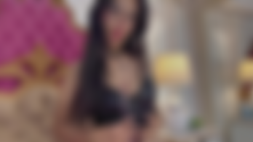 Únete a mí para jugar con mi nueva mejor amiga que penetra mi apretado culo todos los días.