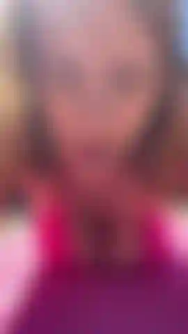 2 minute video of me sunbathing in my new sexy pink