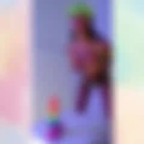 Elizabeth squirting.