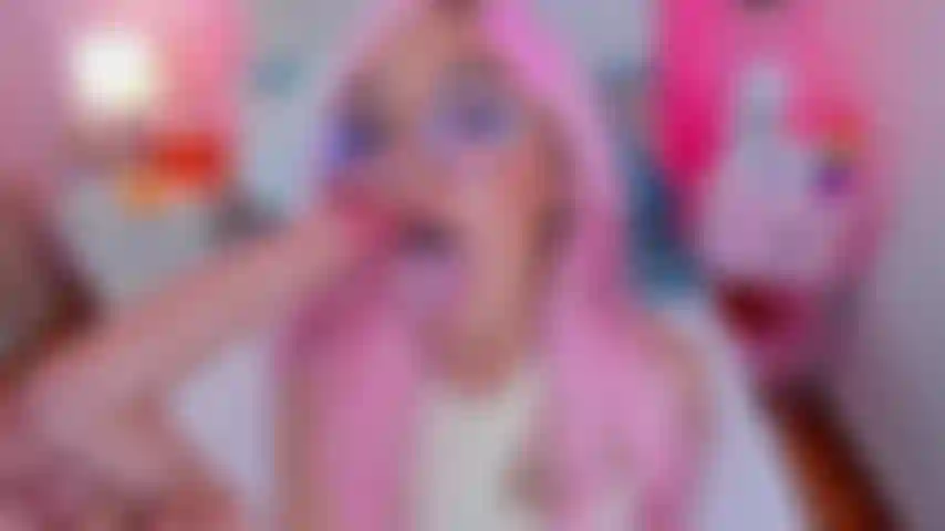 Quiero toda tu leche dentro de mi boca ahora mismo, ¿estás lista para dármelo todo?