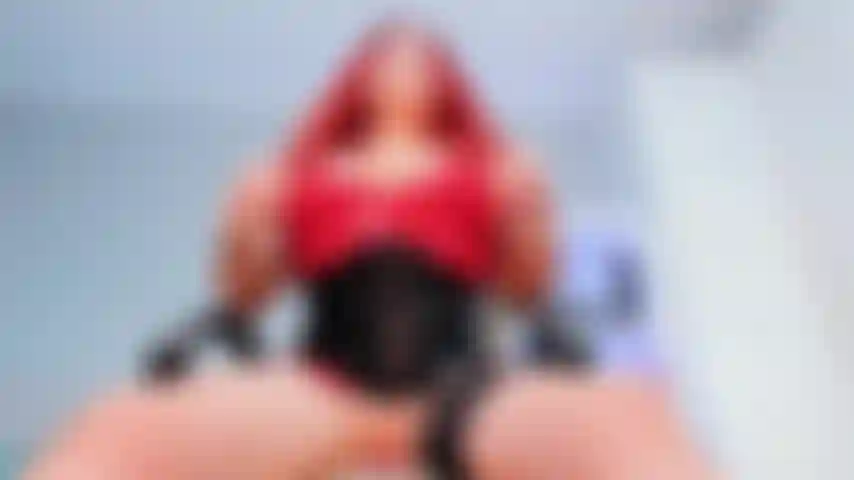 Pajeate tu polla en mi coñito y culo! Me rogarás que me corra en la cuenta atrás. Estás totalmente bajo mi control! ( Vestido de latex rojo (pov)).