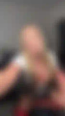 Secretaria nada vestida, mamada y follada autodidacta.