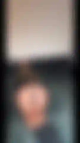 Me inclino, provoco y juego.