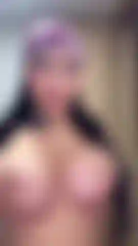 "A look that conquers"