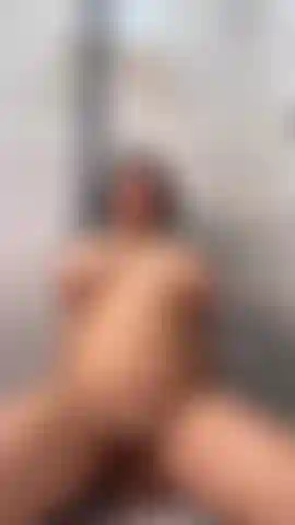 Sexy face, mortal movements