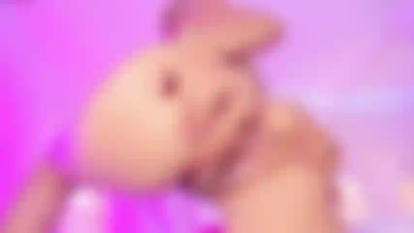 Spread my round buttocks, see that cute asshole