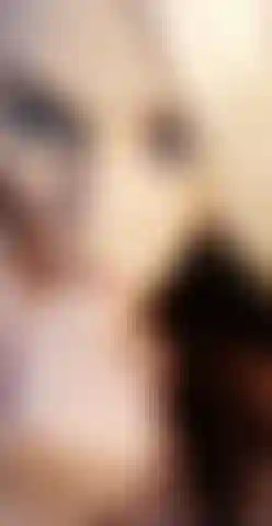 Rogándote que vengas a follarme.