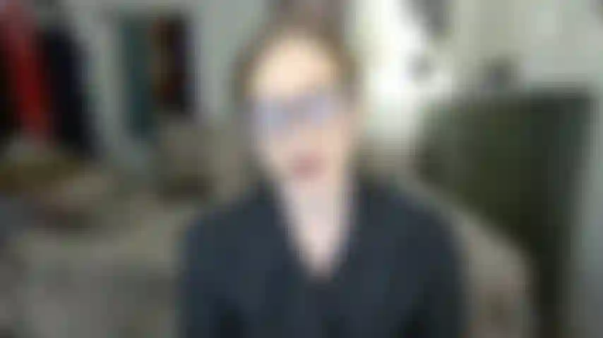 Sucia bibliotecaria cogida rápida con tacones.