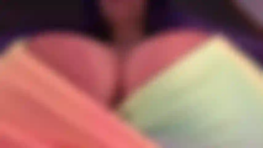 Adoro las tetas enormes y hablo sucio.