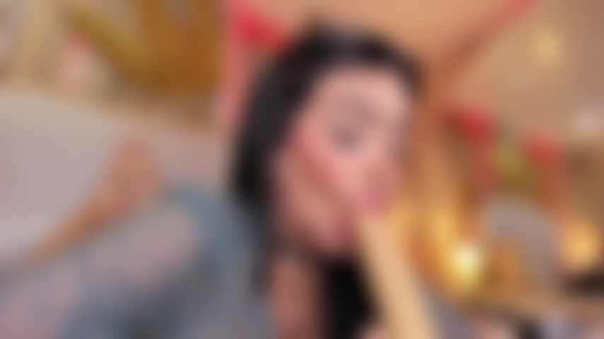 ¡Mamada profunda traviesa de dulce linda chica y su boca mojada!