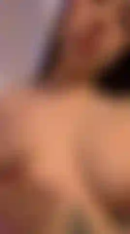 Mis pezones quieren sentir tu saliva 💦.