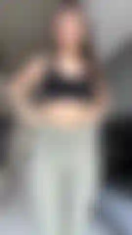 Adoro los leggings y me desvisto hasta la tanga.