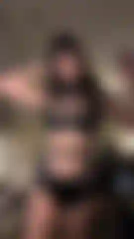 ¿Te gusta mi outfit de fiesta fetiche?