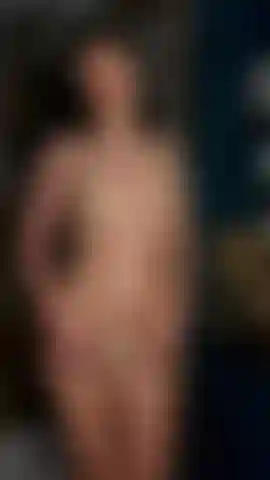 Baby oil diamante lencería provocativa.