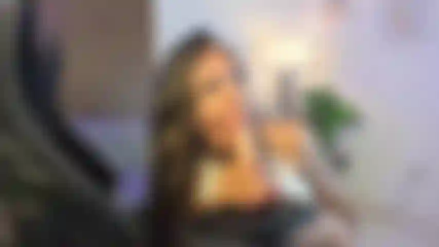 Solo yo chupando un delicioso dildo.