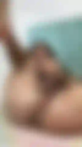 Im jerking off in missionaru while showing you my asshole