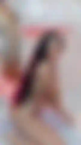 Hello cute I'm here moving a little and thinking about mischief But the best always happens in private...
Are you coming to accompany me for a while?