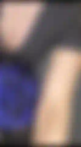 Tu gerente, emma, ​​te disciplina por ser la pervertida de los pies de la oficina.