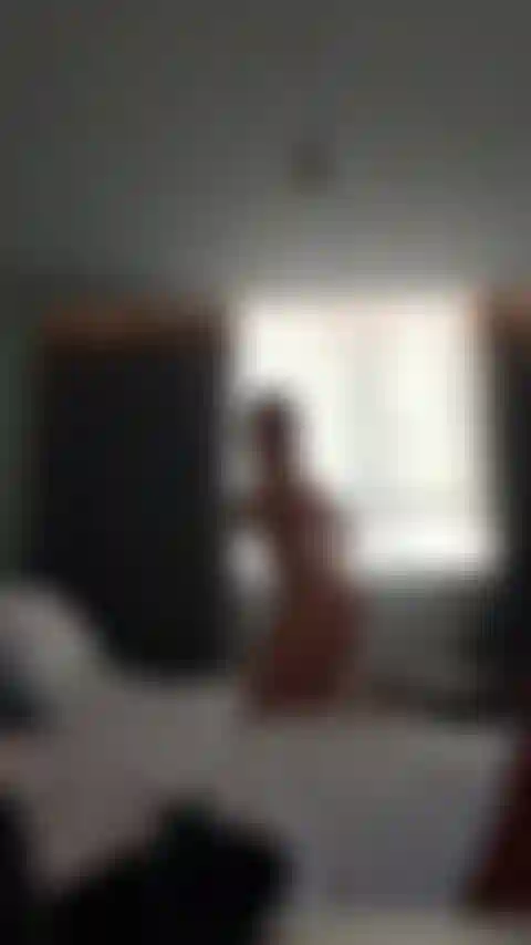 Juego voyeurista en mi hotel.