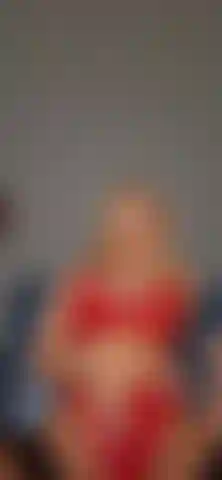 Dejando que mi consolador bbc me llene y estire.