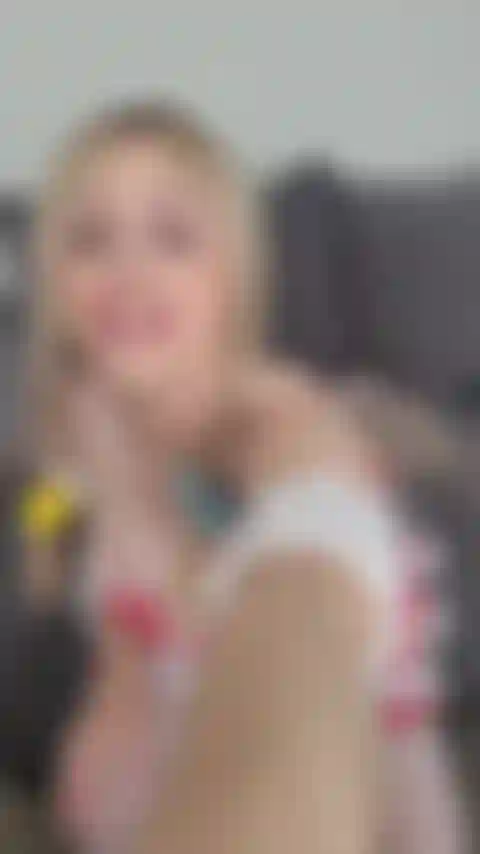 La criada traviesa te da joi y un orgasmo guiado.