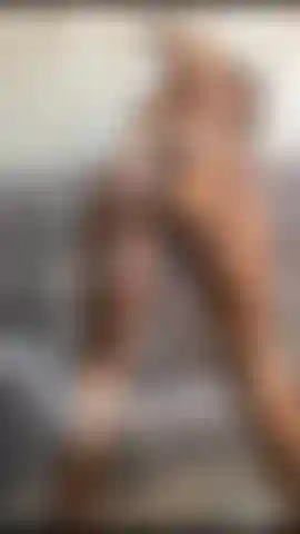 Me follo el culo en la ducha.