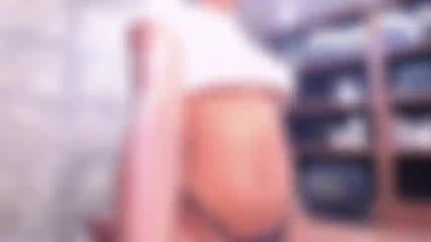 La chica de ébano hace una garganta profunda increíble.