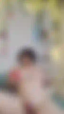 Video solo completamente desnuda corriendo tan fuerte.