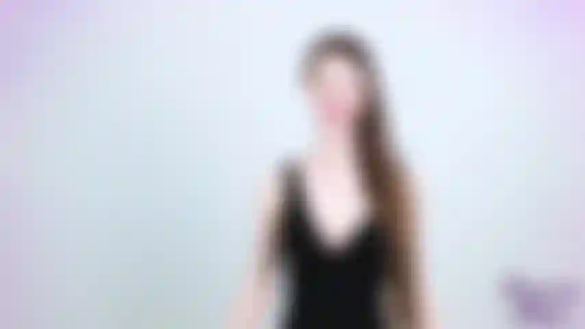 Soy tu fetiche: ser sumisa no significa pajearte la polla a lo que quieras. Significa someterme a mis deseos por ti. Voy a reconfigurar tus deseos para que anheles solo lo que te digo que anheles. Entrégate a mí y conviértete en mi verdadero chico bueno.