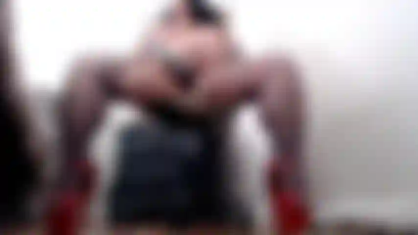 Masturbación en silla.