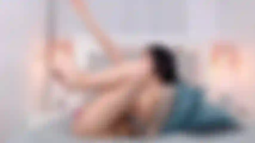 Putita te chupa la polla siendo flexible!