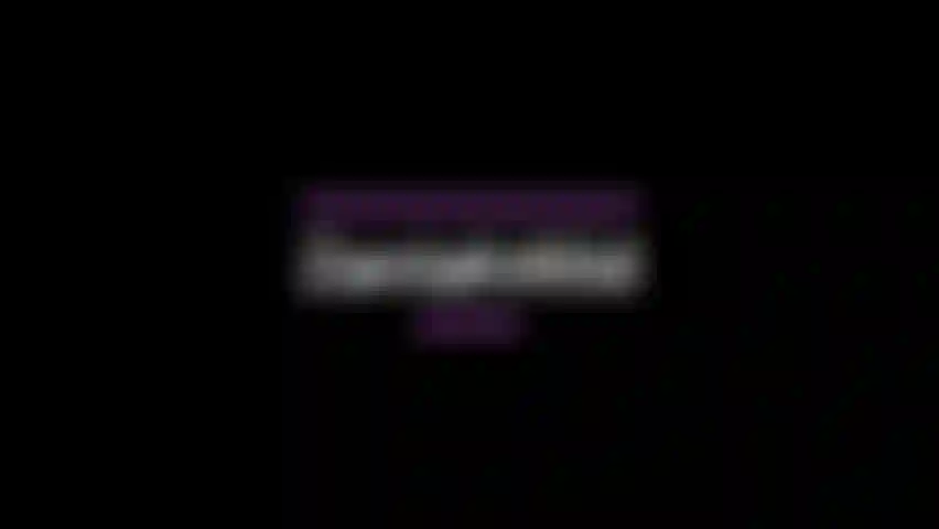 Follándome con mi labial rojo.