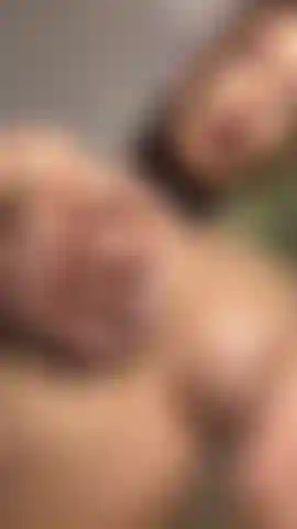 Puta cachonda de tetas grandes.