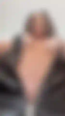 Vestido de látex con pezones sexys.