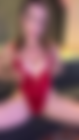 Juega con mi coño mojado.