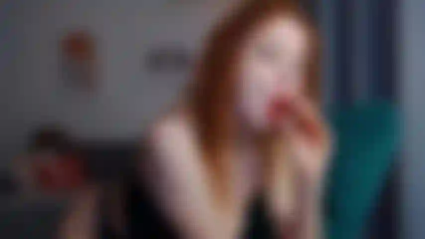 Analplug en mi sexy culo apretado.... Tan lista y caliente para ti.