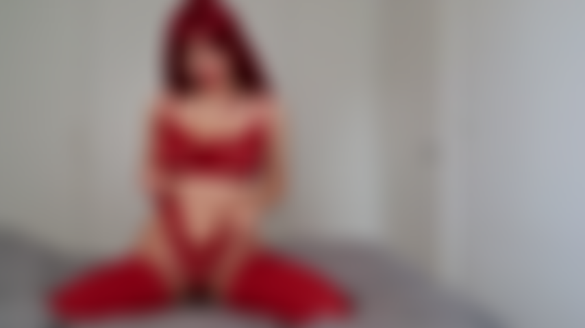 Monto tu polla muy fuerte y me corro sobre ti.