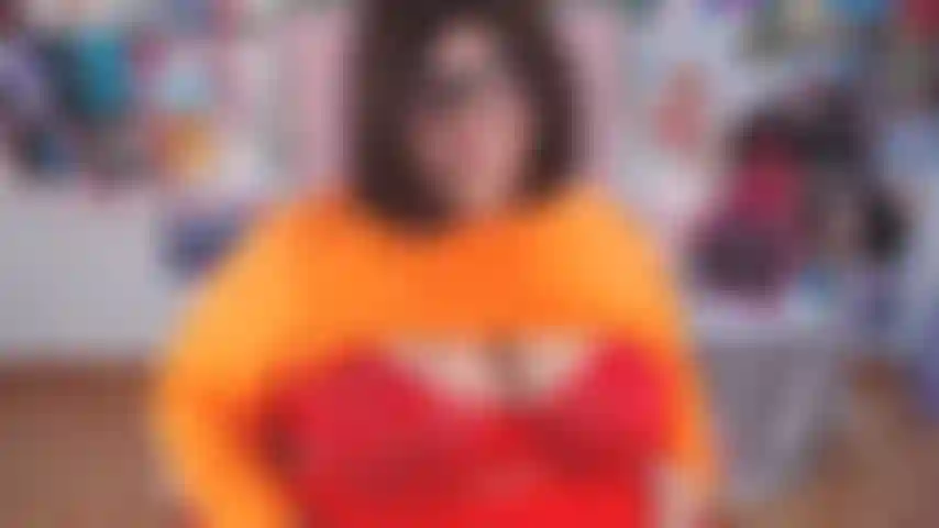 Velma cosplay provoca tetas y mamada.