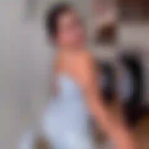 I'm Evelin and I'm also alive and at home