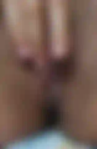 Close-up of her pussy until she orgasms a lot,