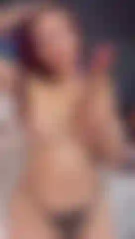 I let my movements be slow and provocative
inviting you to immerse yourself in your fantasy with me.