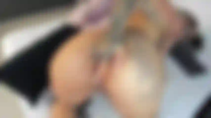 Te gusta como tu polla entra en mi culo apretado no quiero que pares hasta que yo te lo pida, solo disfruta y hazme gritar.