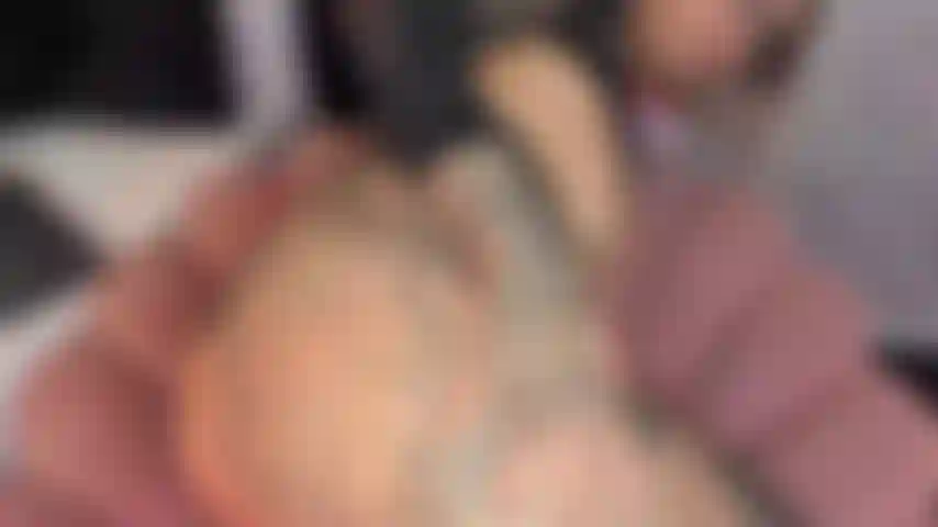 Ver mi culo sexy abrirse te pondrá duro al instante pero lo que realmente quiero es sentir tu polla en mi boca saborear cada centímetro de ti y tragar cada gota de tu semen caliente.